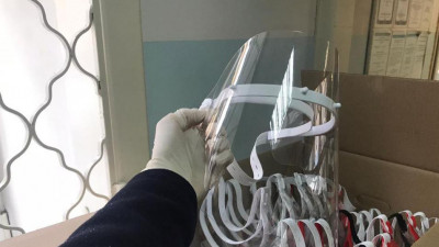 Медикам передадут 5 тысяч специальных защитных экранов