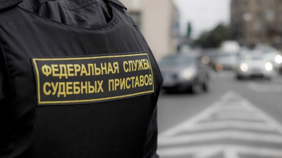 Накопившего 250 неоплаченных штрафов петербуржца лишили машины