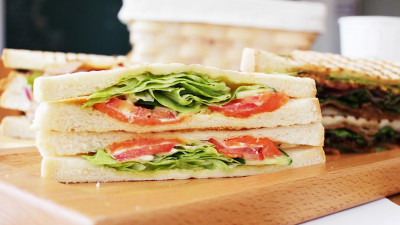 В ближайшее время в Петербурге могут возобновить работу фуд-корты