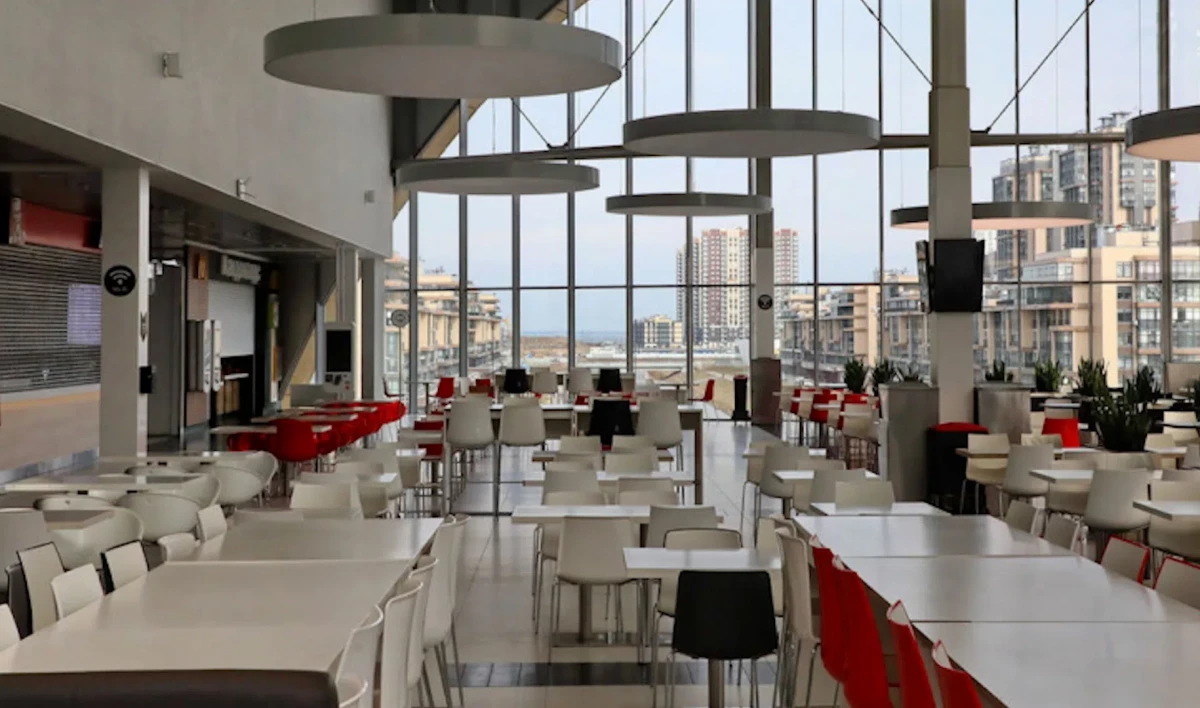 Фуд-корты и аттракционы возобновят работу со 2 августа - tvspb.ru