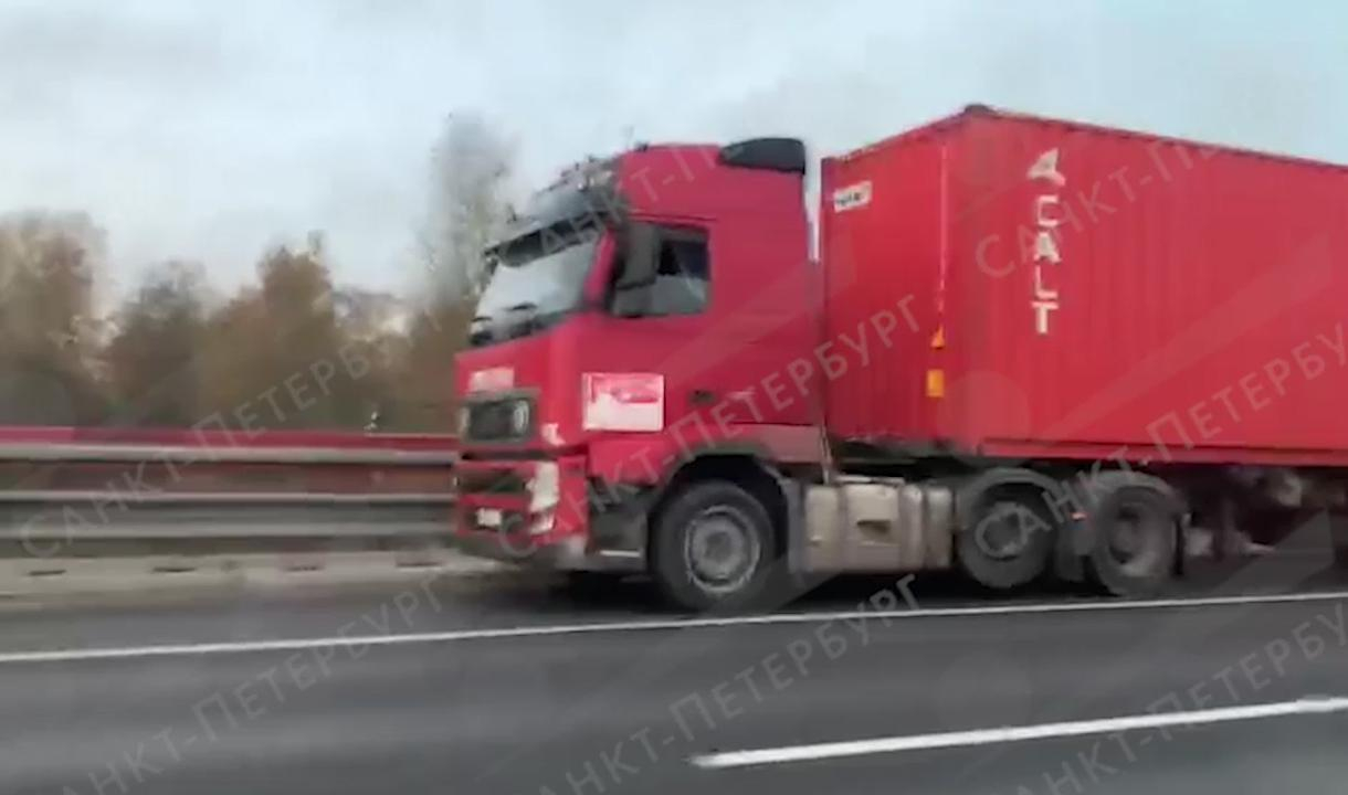 Фура с мертвым водителем в петербурге проехала несколько километров