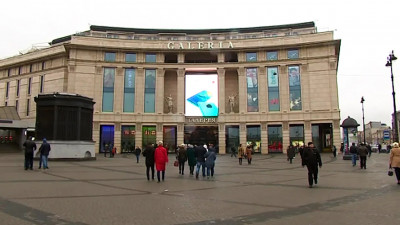 Несовершеннолетним петербуржцам разрешат посещать ТЦ и магазины в День святого Валентина