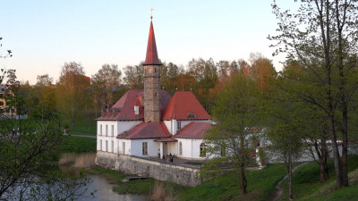 В «Ночь музеев» в музее-заповеднике «Гатчина» сравнили ценности рыцарей и пионеров