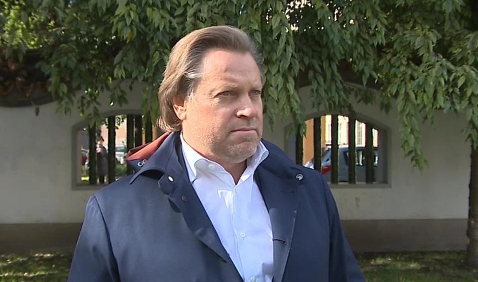 «Кто неравнодушен к нашей стране, должен прийти и сделать свой выбор». Василий Герелло о поправках в Конституцию - tvspb.ru