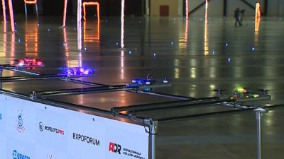Гонки XXI века: в Петербурге стартовал финал Всероссийской лиги дрон-рейсинга RDR