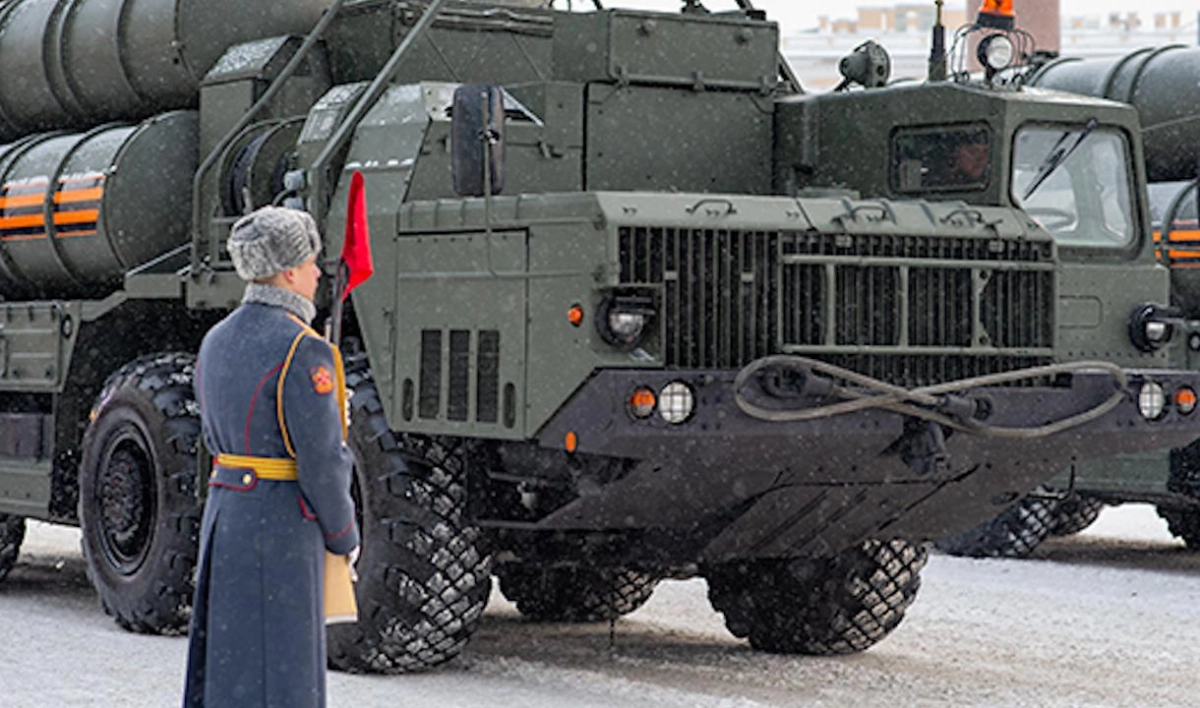 Более ста единиц военной техники прибыло в Петербург для участия в параде Победы - tvspb.ru
