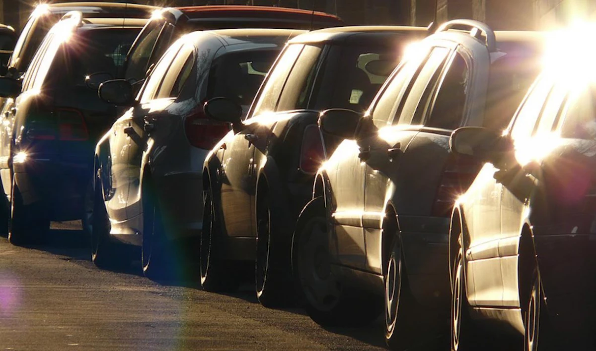 Крупнейшие петербургские автодилеры увеличили долю на рынке до 82,6% - tvspb.ru