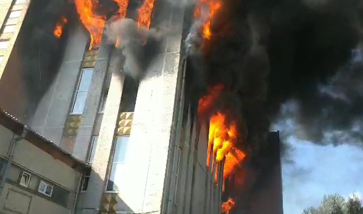крупные пожары спб. пожар на складской улице спб. 06. пожар невский район 02. пожар на заводе на зольной улице спб 2019.