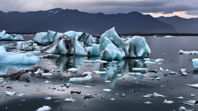 Антарктида начала ускоренно таять