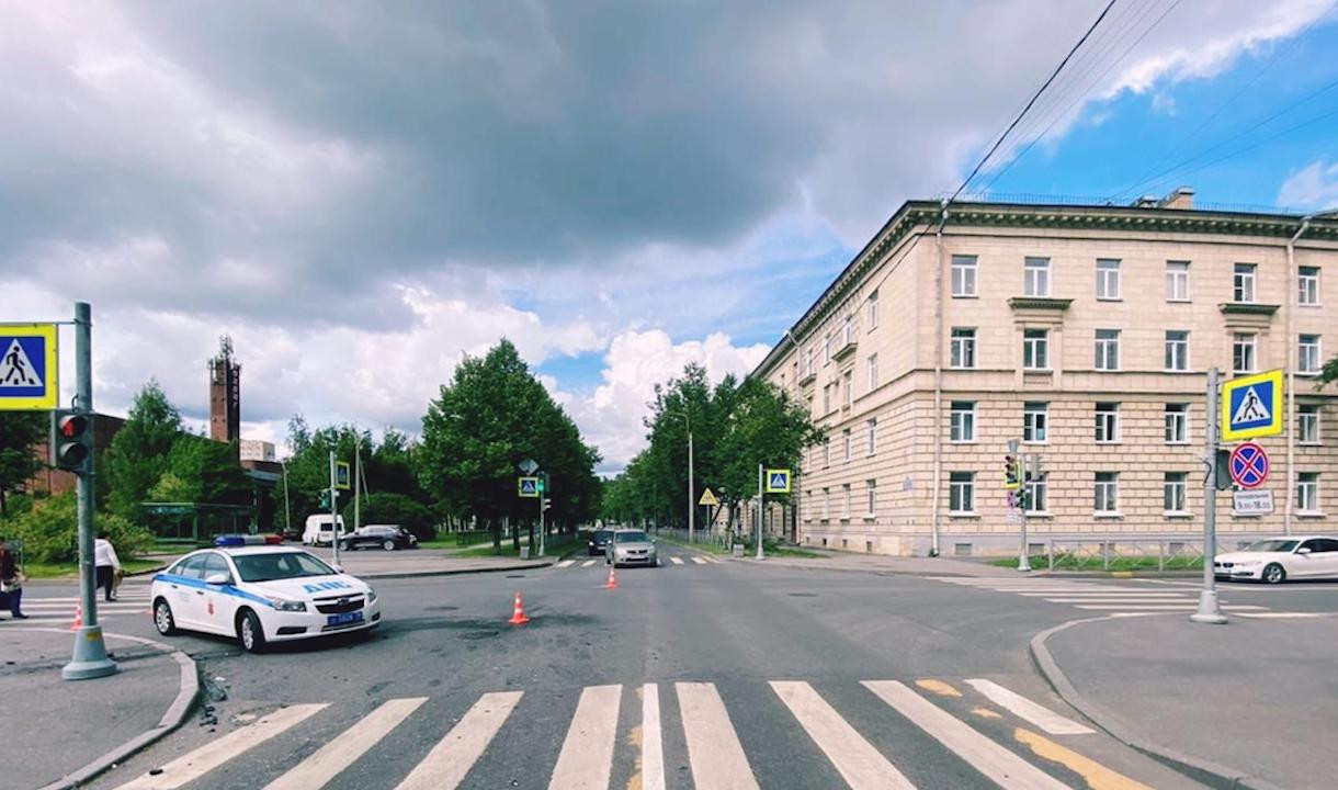 Колпино 10. Перекресток в Колпино пересечение веры Слуцкой. Колпино ул.веры Слуцкой 12. Павловская 40/2 Колпино. Колпино 2 улицы.