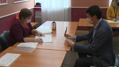 Депутаты петербургского ЗакСа приняли участие в голосовании по поправкам в Конституцию