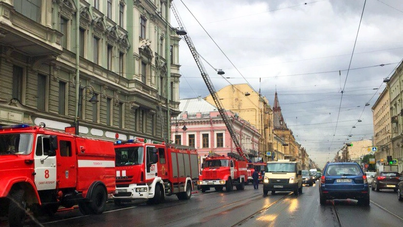 Три машины сгорели в Выборгском районе - tvspb.ru