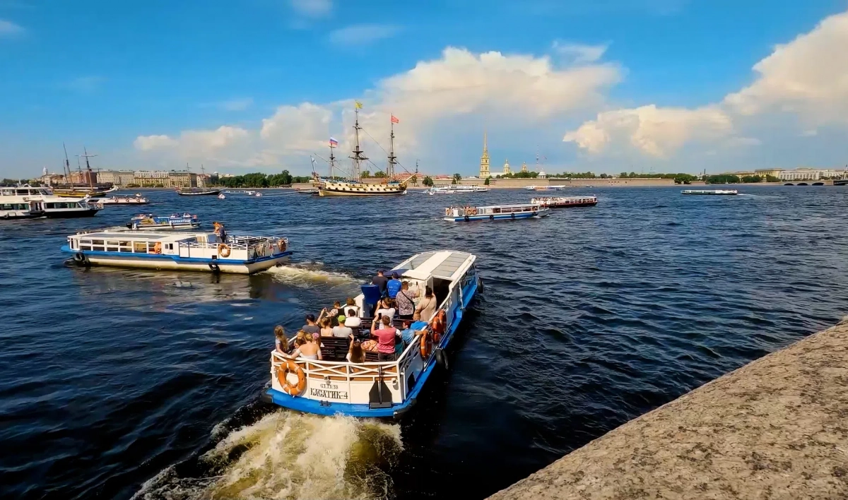 В Петербурге новый водный маршрут связал Кунсткамеру, Адмиралтейство и Летний сад - tvspb.ru