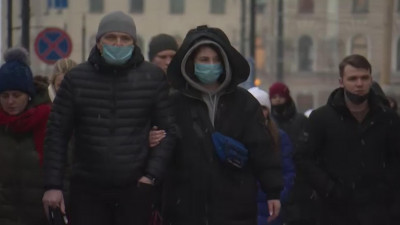 В Роспотребнадзоре считают, что масочный режим в Петербурге должен сохраняться как можно дольше