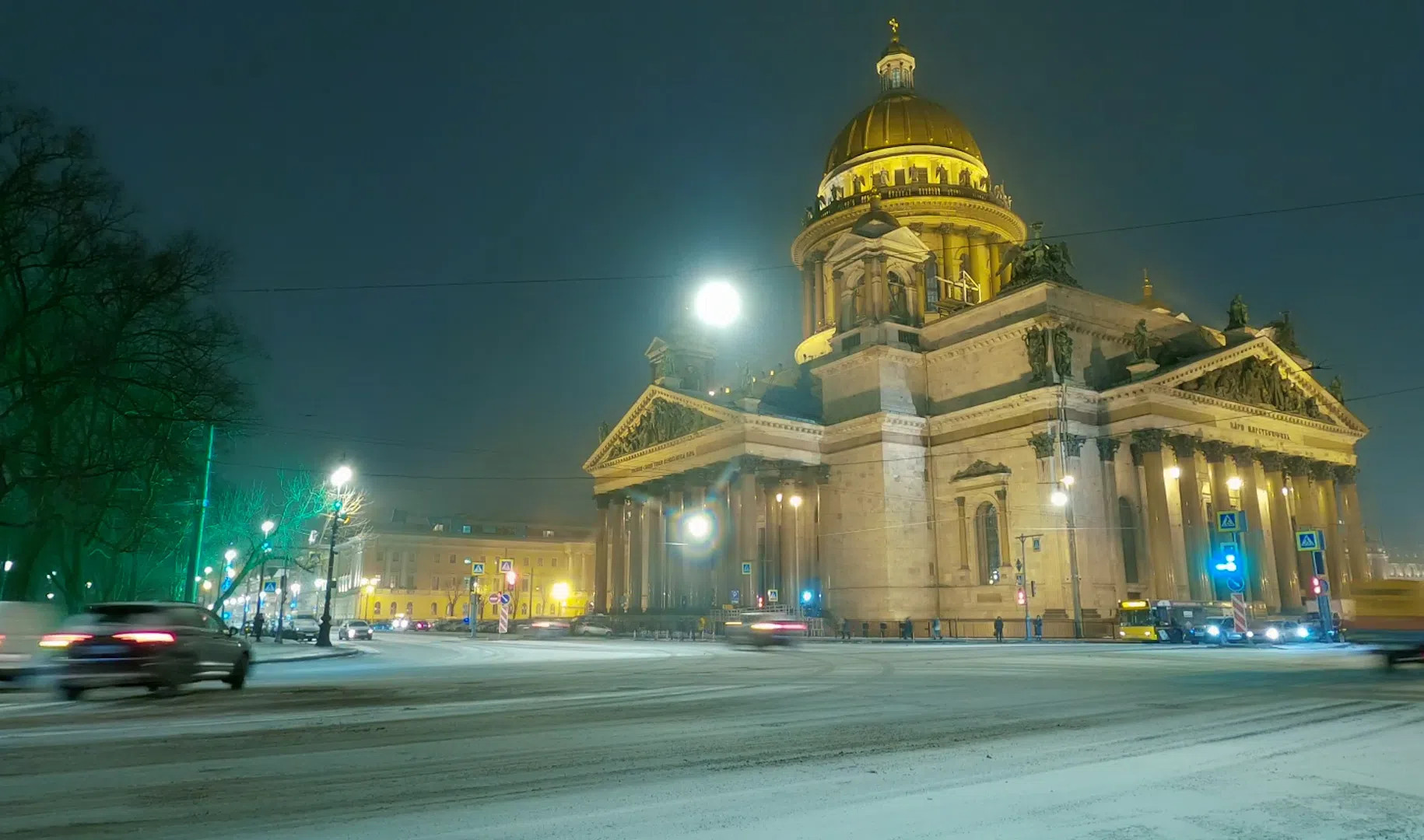 Костел на минеральной СПБ зимой