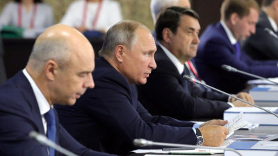 Путин на заседании Госсовета посоветовал министрам выступать кратко