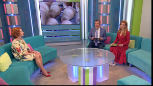 Ложка дёгтя в стаканчик пломбира: какие неприятности может принести любимый десерт и как сделать мороженое дома за две минуты