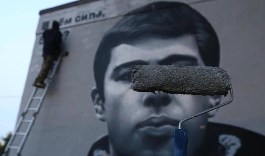 Последний день, брат. В Петербурге закрасили граффити с Сергеем Бодровым - tvspb.ru