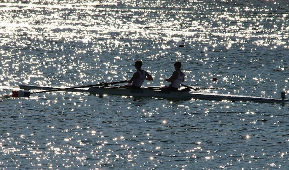 Спортсмены сборной России по академической гребле вернулись к тренировкам на воде - tvspb.ru