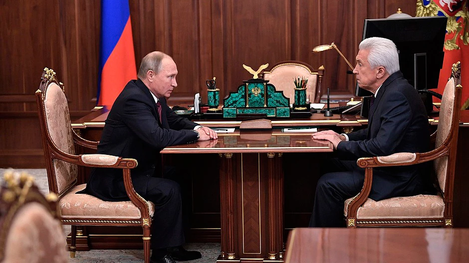 Временно исполняющим обязанности главы Дагестана назначен Владимир Васильев - tvspb.ru