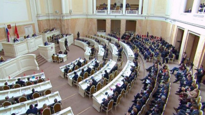 Петербургский курс: Георгий Полтавченко в пятый раз отчитался перед Законодательным собранием