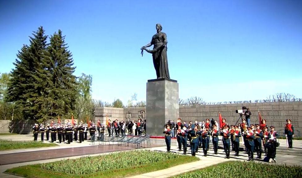 Пискаревский мемориал в санкт петербурге фото