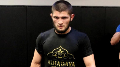 Бой между Нурмагомедовым и Фергюсоном перенесли из-за коронавируса