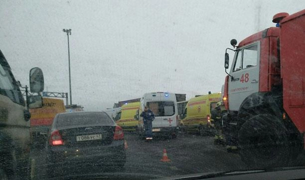 МВД: Двое пострадавших в ДТП в Колпино — в тяжелом состоянии - tvspb.ru