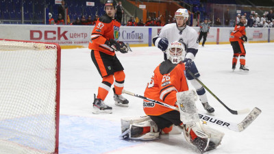 «Динамо СПб» разгромило «Ермак» в чемпионате ВХЛ