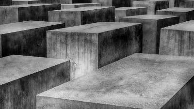 В Петербурге покажут спектакль и лекции об истории Холокоста