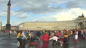 «Хоровод мира» выстраивается на Дворцовой площади