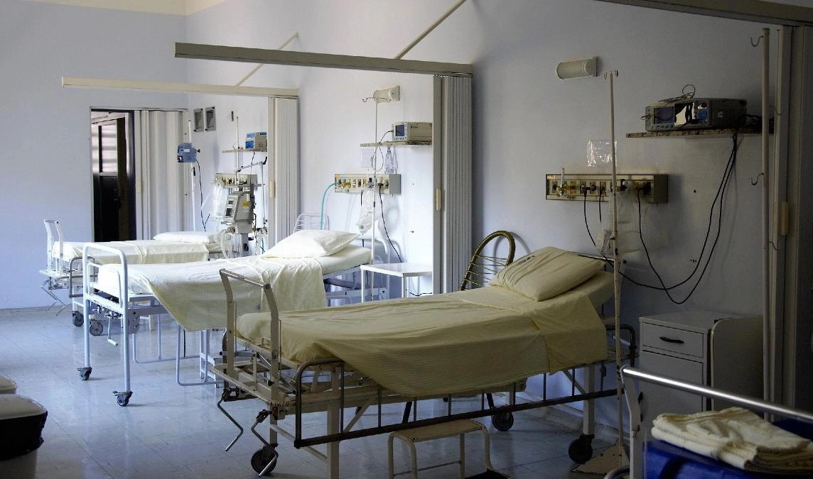 В больницах Ленобласти закрыто 400 мест, ранее переоборудованных под COVID-19 - tvspb.ru