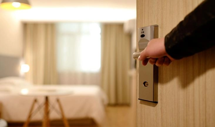 Свыше 500 гостиниц завысили цены в преддверии ЧМ-2018 - tvspb.ru