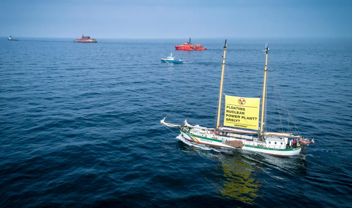 В Балтийском море предотвратили опасное сближение судна Greenpeace с ПАТЭС - tvspb.ru