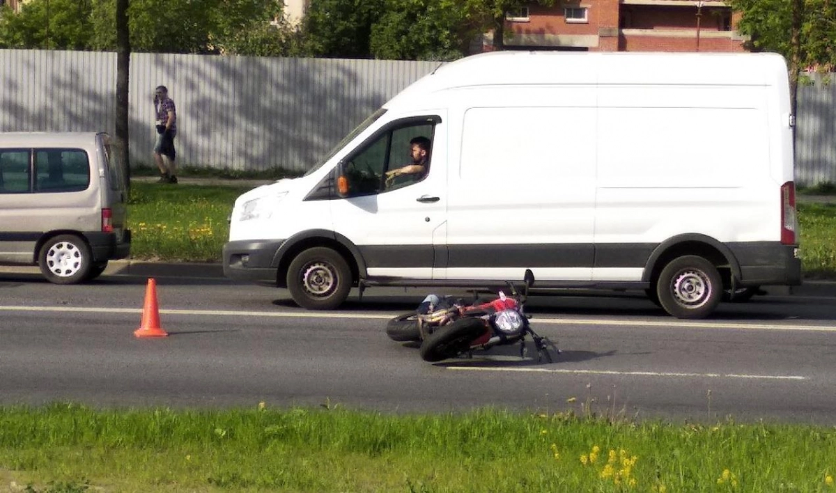 В Невском районе мотоциклист сбил подростка - tvspb.ru