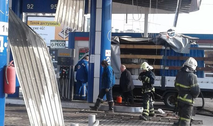 СМИ: Взрыв произошел на автозаправке в Красногвардейском районе - tvspb.ru