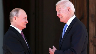 Политологи оценили итоги встречи Путина и Байдена в Женеве