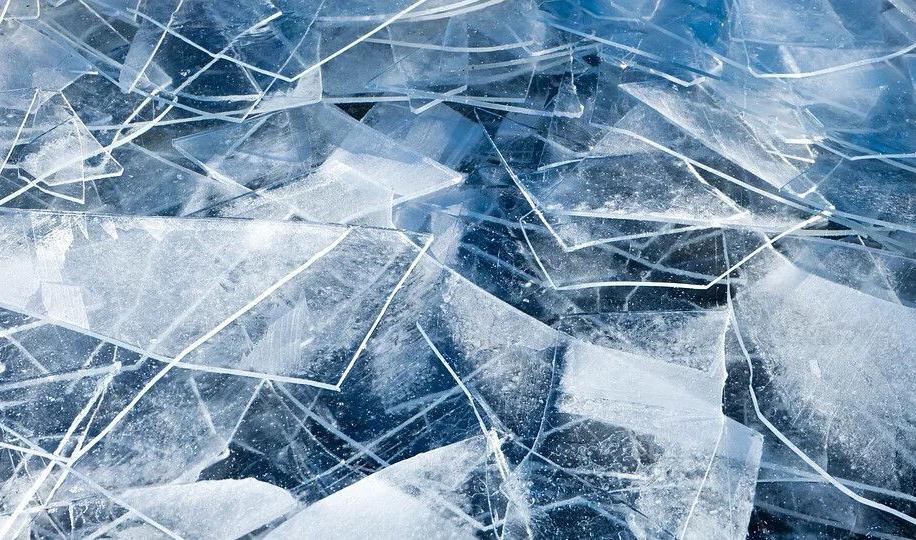 В антарктических морских льдах впервые нашли микрочастицы пластика