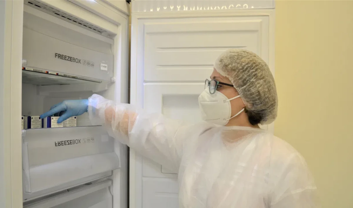 В Петербурге остается более 125 тысяч комплектов доз вакцины от COVID-19 - tvspb.ru