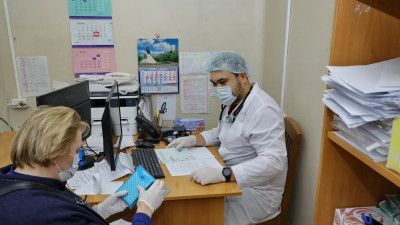 Лисовец: Пункты вакцинации в Петербурге могут делать до 200 прививок в день