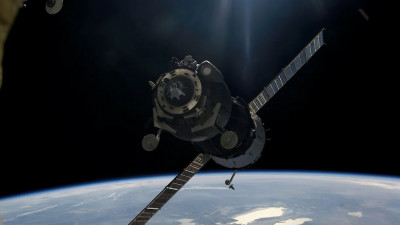 Ученые СПбГУ изучат свойства бактерий, живущих на поверхности МКС