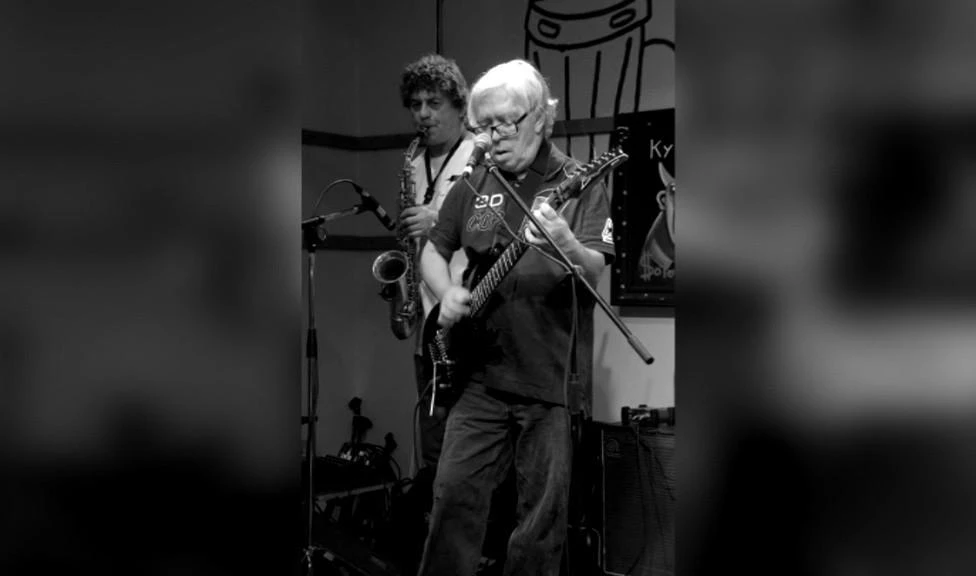 Скончался российский музыкант, снятый с рейса в Португалии - tvspb.ru