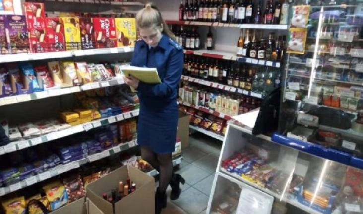 Из магазина на Большой Подьяческой изъяли более 600 бутылок алкоголя - tvspb.ru