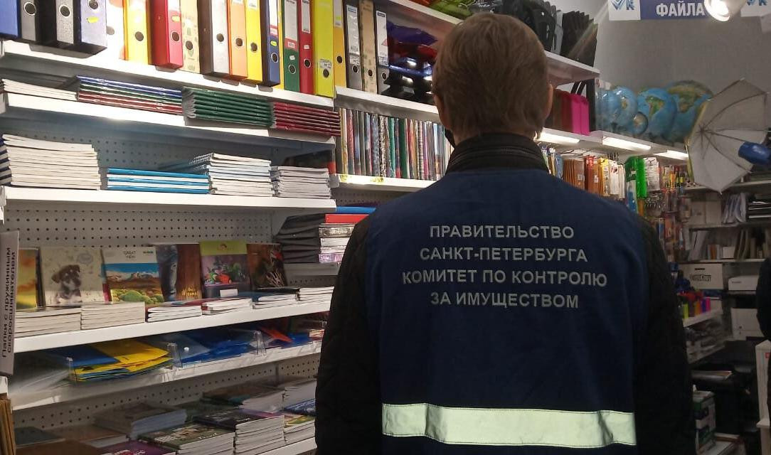 Почти 100 торговых центров в Петербурге проверили на соблюдение режима самоизоляции