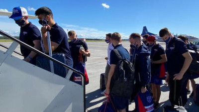 Хоккеисты СКА отправились на тренировочный сбор в Новогорск