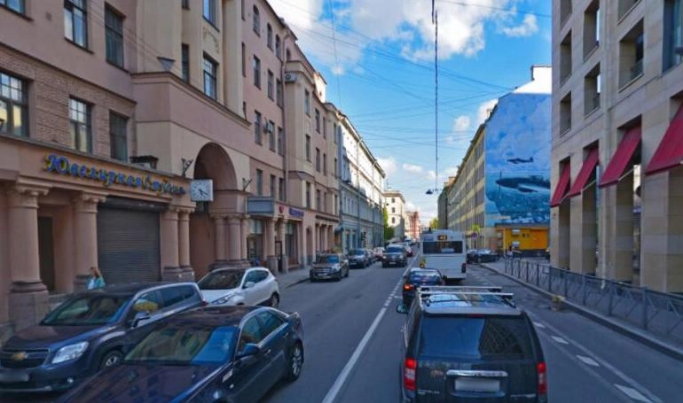 Тротуары на Большой Зелениной улице смогут расширить после введения платной парковки - tvspb.ru