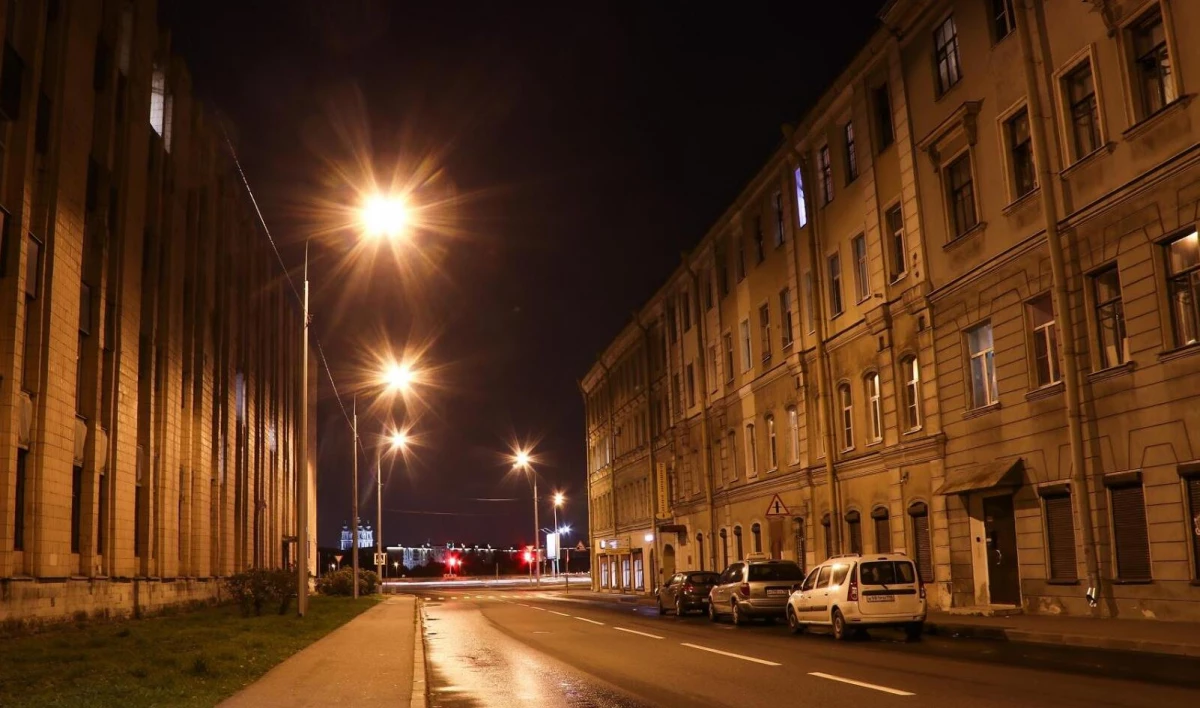 На улице Ватутина установили новые фонари - tvspb.ru