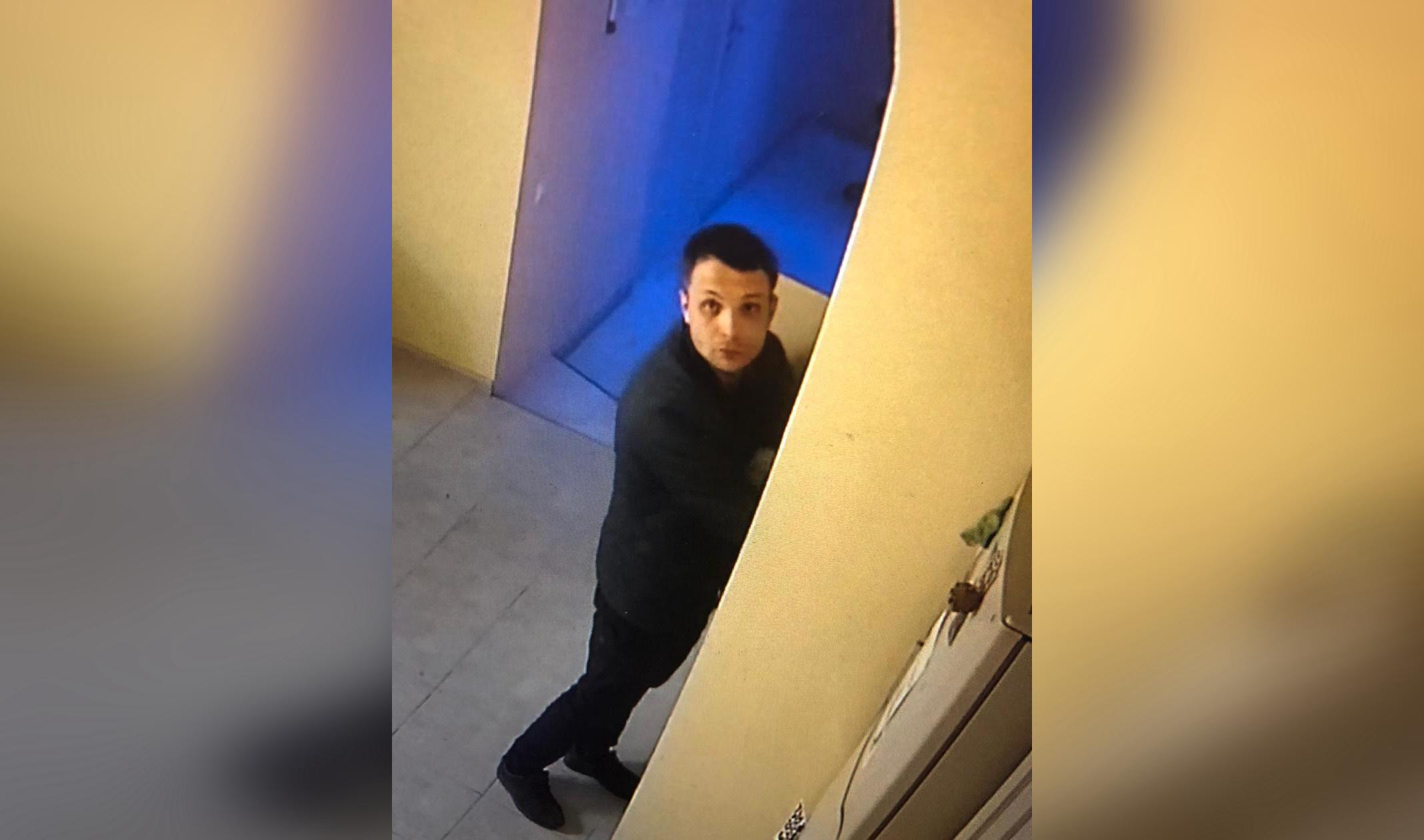Поймал дома воровку. Квартирного воришку поймали. В квартире ограбили людей. Квартирные мошенники в Санкт-Петербурге фото с 2020 года.