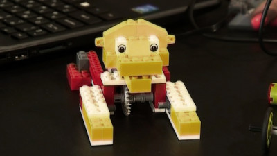 Юные робототехники сыграют в Петербурге в роботизированный футбол