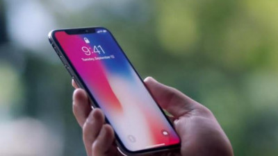 Владельцы iPhone X: Смартфон выдирает волосы из бороды и усов